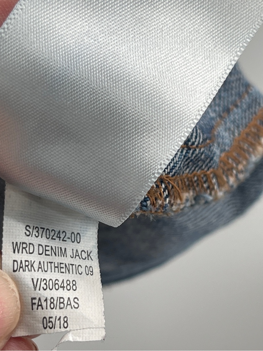 Old Navy Classic Blue Denim Jacket - Picture 10 of 11